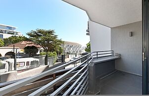 One Bedroom Green Point Spacious