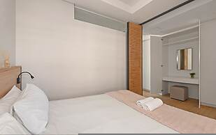 One Bedroom Green Point Spacious