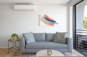 One Bedroom Green Point Spacious
