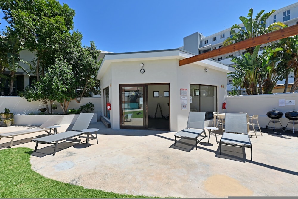 Planet Africa Studio Pool Gym