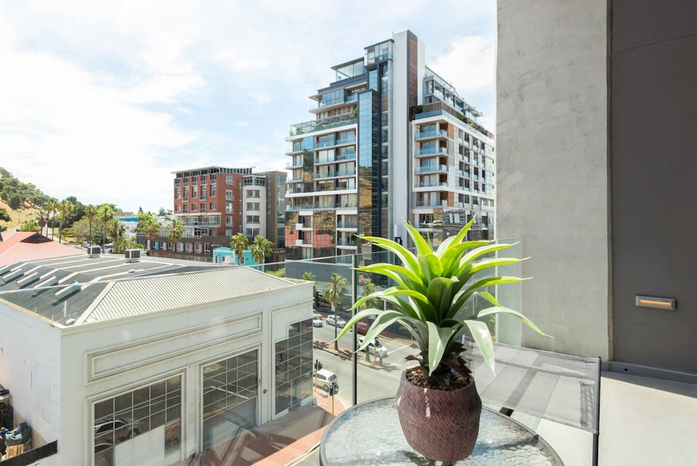 Stylish 1bed Secure Mountain Views