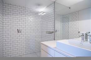 Two Bed Designer Luxury Central De Waterkant