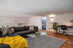 Two Bed Designer Luxury Central De Waterkant