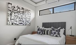 Two Bed Designer Luxury Central De Waterkant