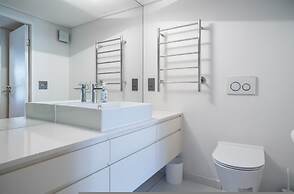 Two Bed Designer Luxury Central De Waterkant