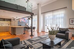 Two Bed Designer Luxury Central De Waterkant