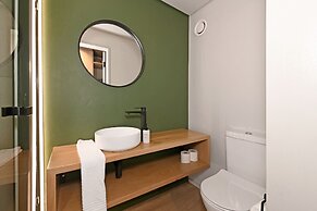 East City Modern Apt Co-working