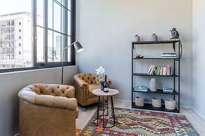 East City Modern Apt Co-working