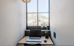 East City Modern Apt Co-working