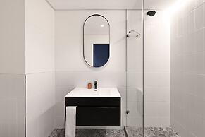 Station House Studio Apartment Gym Rooftop Pool
