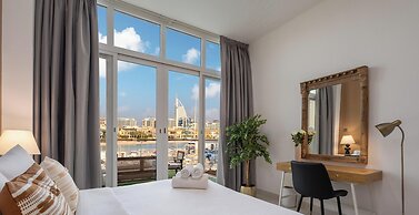 LUX  The Palm View Studio