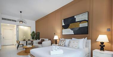 LUX  The Palm View Studio
