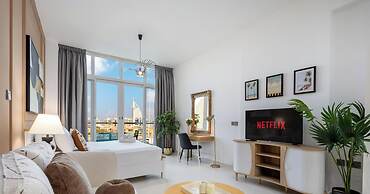 LUX  The Palm View Studio
