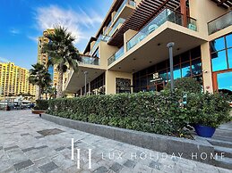 LUX  The Palm View Studio