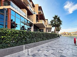 LUX  The Palm View Studio