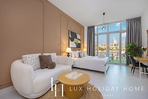 LUX  The Palm View Studio