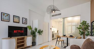 LUX  The Palm View Studio
