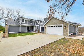 Great for Groups: Home 3 Mi to Dtwn Springfield!