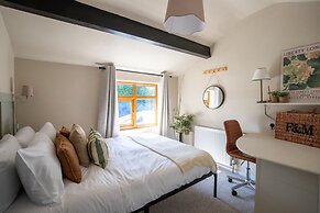 Rainbow Cottage