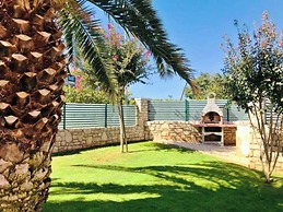 Apartment With Terrace and Garden Access