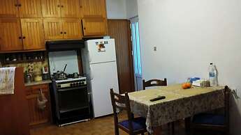 Cozy Grammatikou Home - Traditional Stay Parking