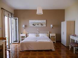 Lorraine's Cottage Style Studios