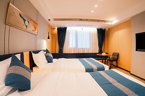 Ellie Hotel