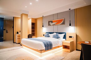 Ellie Hotel
