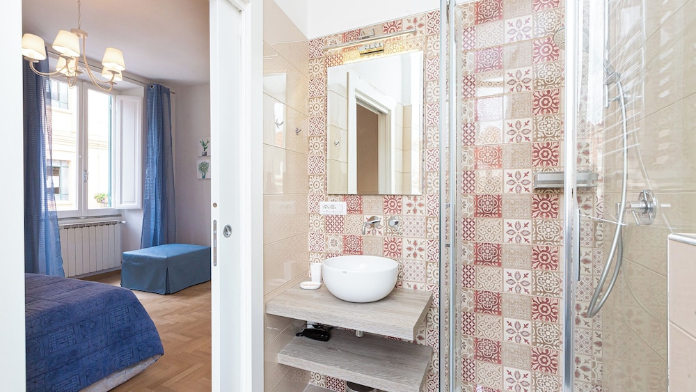 Rental in Rome Karan's Suite Apartment