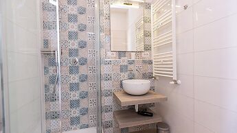 Rental in Rome Karan's Suite Apartment