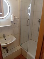 Niehler Hotel