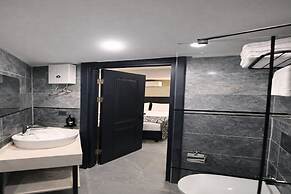 Nas Corner Hotel