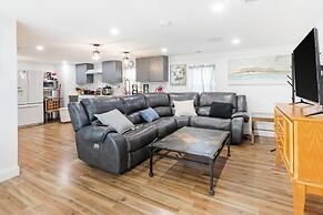 Fresh 2BR Duplex Pets Welcome