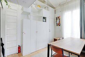 Spacious Apartment 2br/4p - Republique