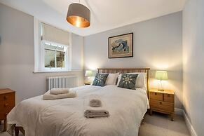 1 Belmont - Town Centre Close to Beach Shops