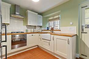 1 Belmont - Town Centre Close to Beach Shops