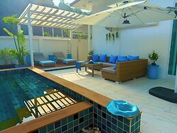 Beautiful Villa Between Jungle