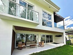 New 4bdr Ocean Mountain View Villa - Mar a Mar