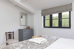 House Annexe Sleeps 18 Heated Pool
