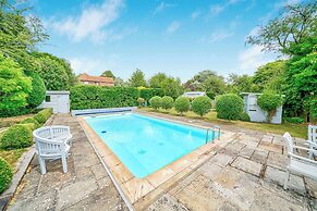 House Annexe Sleeps 18 Heated Pool