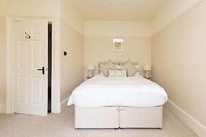 House Annexe Sleeps 18 Heated Pool