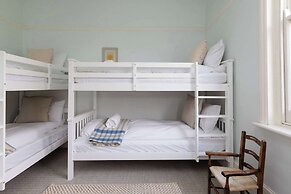 House Annexe Sleeps 18 Heated Pool