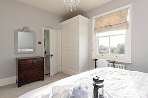 House Annexe Sleeps 18 Heated Pool