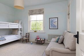 House Annexe Sleeps 18 Heated Pool