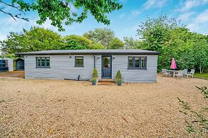 House Annexe Sleeps 18 Heated Pool