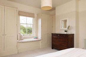 House Annexe Sleeps 18 Heated Pool
