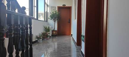 Shangri-La Chenxia Courtyard Homestay