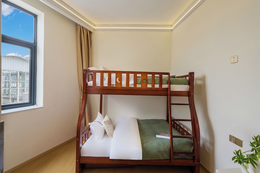 Shangri-La Chenxia Courtyard Homestay