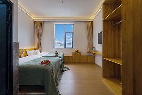 Shangri-La Chenxia Courtyard Homestay