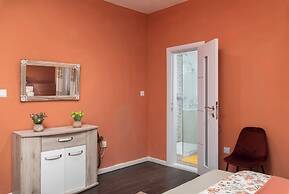Luxury 3BR APT with Terrace & Views